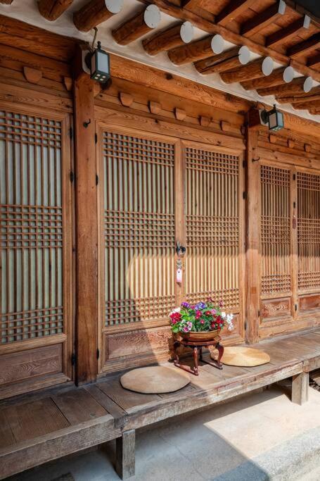 Namhyundang - Hanok Korean Traditional House Seúl Exterior foto