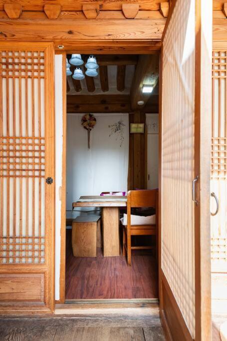Namhyundang - Hanok Korean Traditional House Seúl Exterior foto