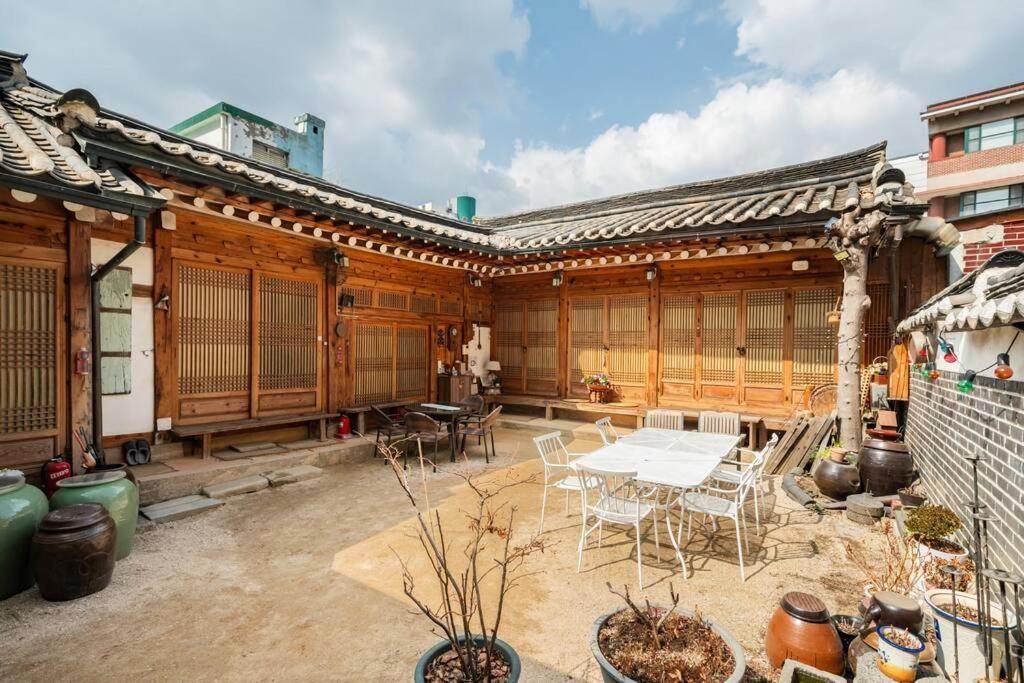 Namhyundang - Hanok Korean Traditional House Seúl Exterior foto