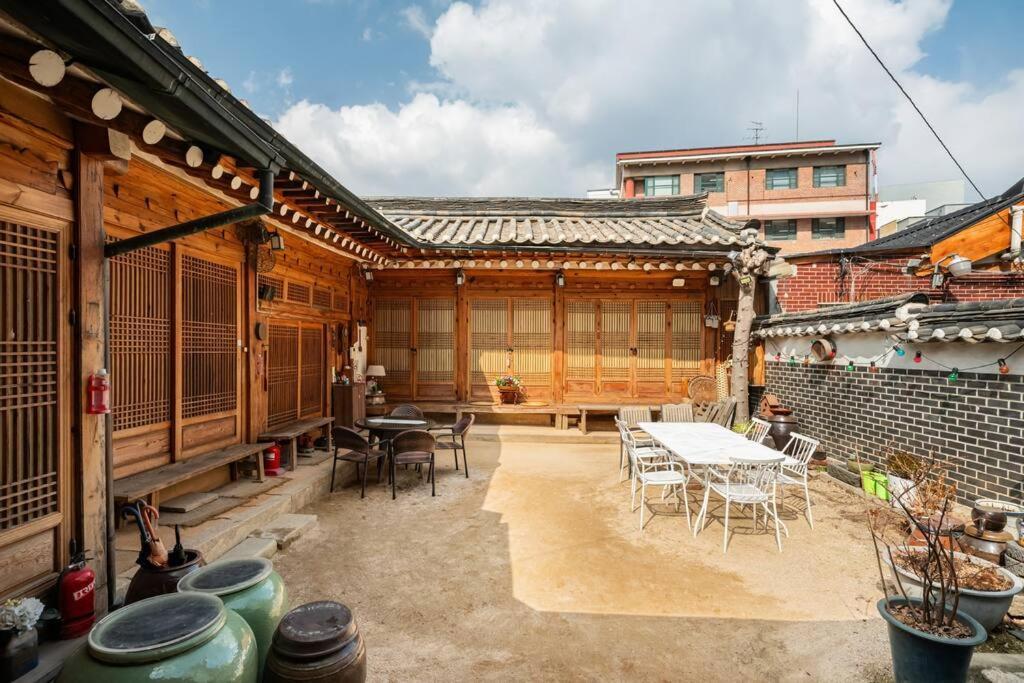 Namhyundang - Hanok Korean Traditional House Seúl Exterior foto