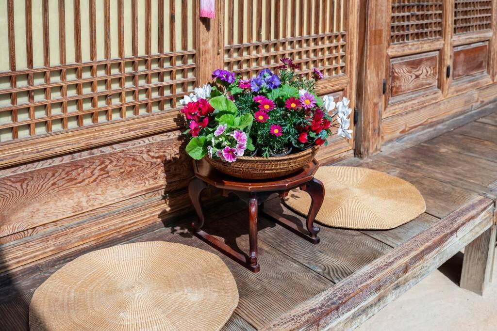 Namhyundang - Hanok Korean Traditional House Seúl Exterior foto